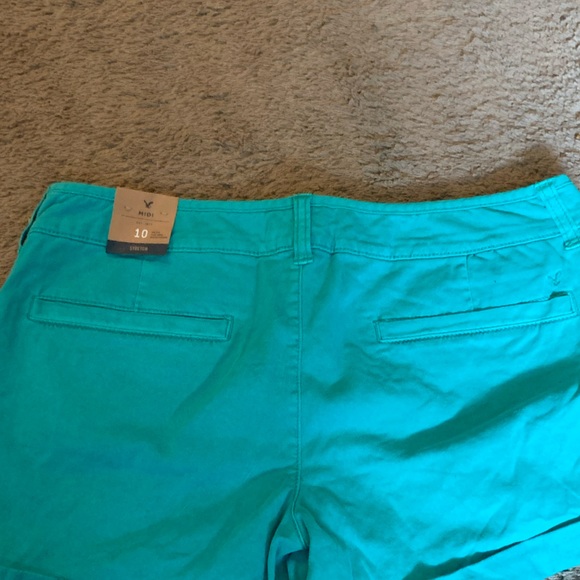 Shorts - Picture 3 of 5